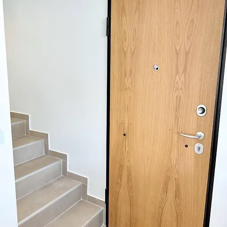 Апартаменты Azure Loft - 3min Walk To Beach, 10min To Old Town *